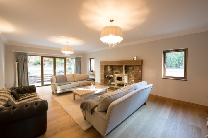 Cosy Traditional Lounge