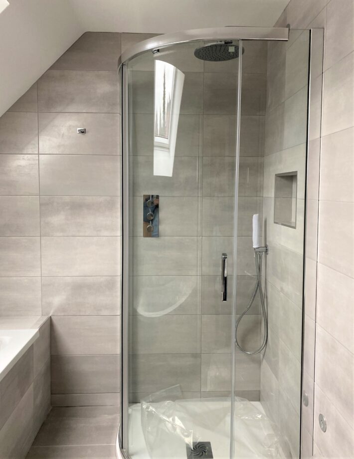 Curved Shower Screen